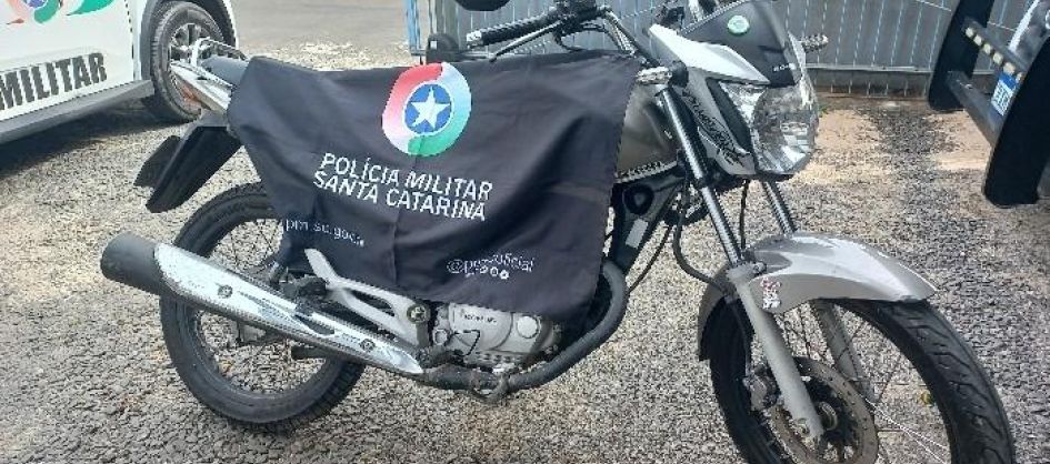 Motocicleta furtada é recuperada pela PM em Araranguá
