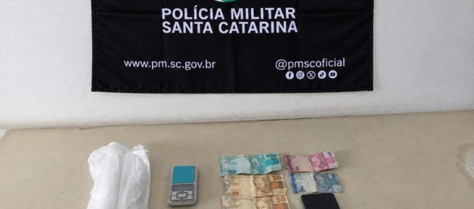 Homem é preso por tráfico de drogas durante abordagem em ...