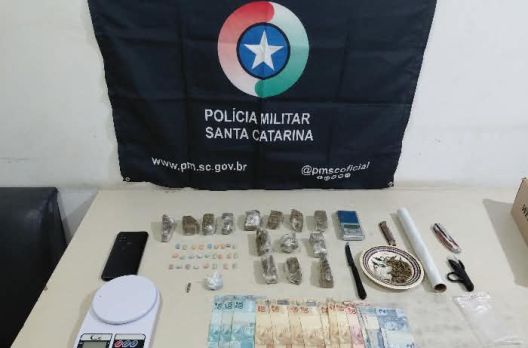Traficante é preso com maconha e ecstasy em Sombrio