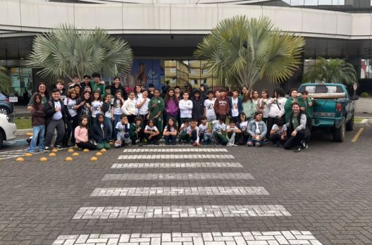 Projeto proporciona tarde de cinema para crianças e adolescentes de Maracajá