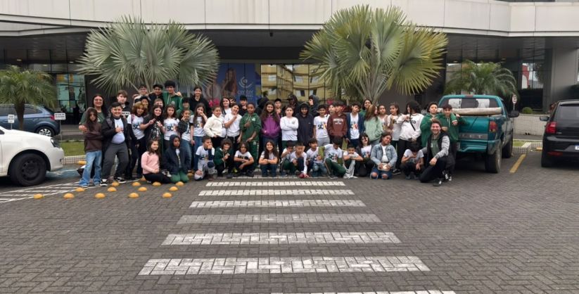 Projeto proporciona tarde de cinema para crianças e adolescentes de Maracajá
