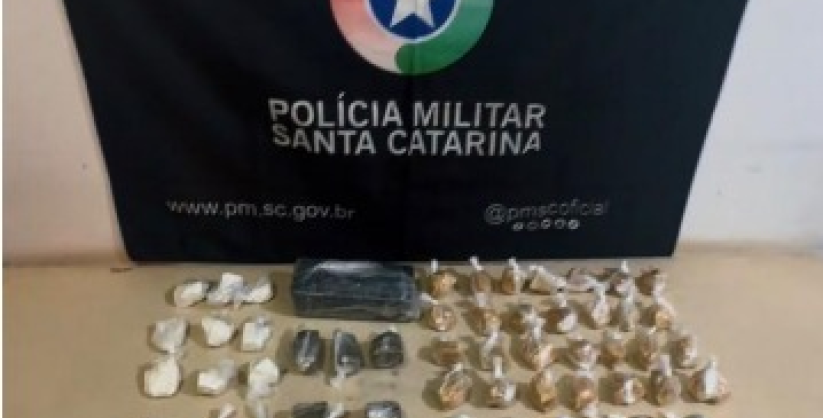 Polícia Militar apreende mais de 1,9 kg de drogas em casa no bairro Jardim Cibeli, em Araranguá