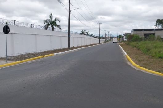 Mutirão prepara cemitérios de Araranguá para finados 