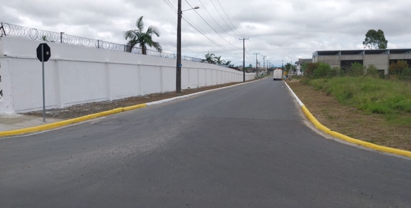 Mutirão prepara cemitérios de Araranguá para finados 