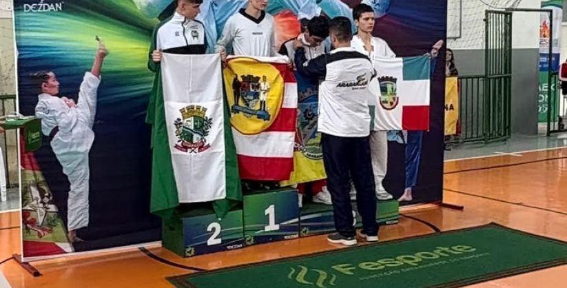 Taekwondo de Araranguá conquista medalhas na OLESC