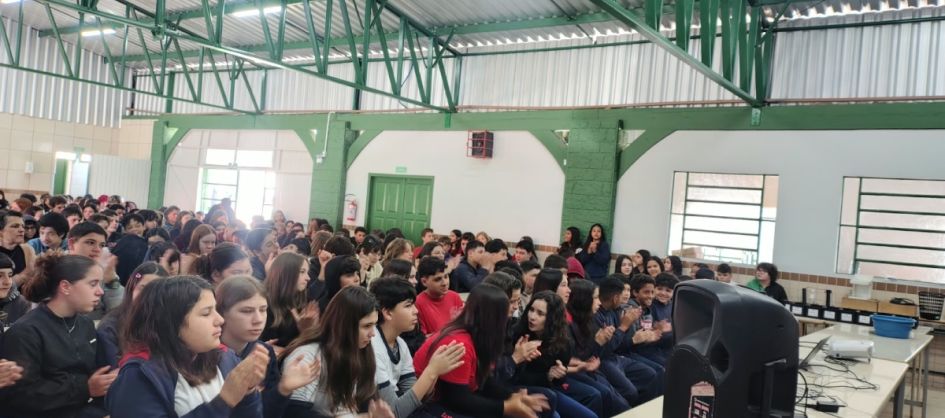 Defesa civil na escola promove conscientização 