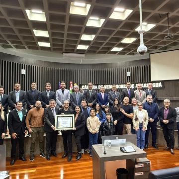Lucas Fernandes recebe Título de Cidadão Honorário Araranguaense