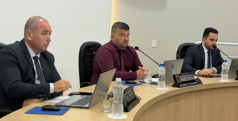 Arroio do Silva: Câmara aprova licença do prefeito Jorge Freitas e Pedrinho Coelho assume a Prefeitura na próxima semana