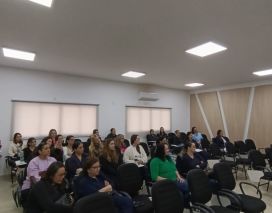 Encontro em Araranguá qualifica profissionais da Atenção Primária à Saúde