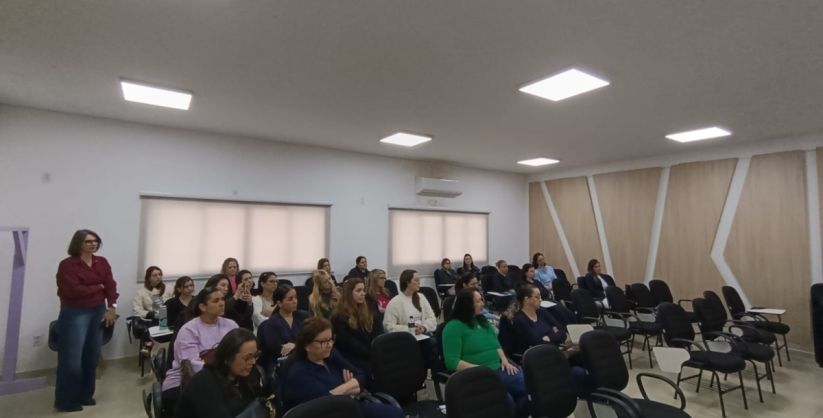 Encontro em Araranguá qualifica profissionais da Atenção Primária à Saúde