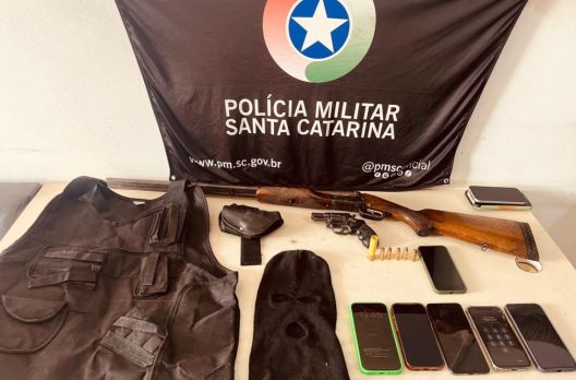 Polícia Militar resgata duas vítimas de agressões e apreende armas de fogo em proprieda...