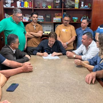 Araranguá assina ordens de serviço para obras de pavimentação que somam R$ 6,3 milhões