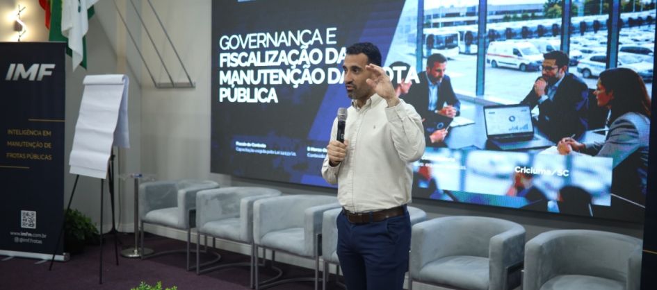 Servidores de Araranguá participam de capacitação sobre fiscalização e frota publica em Criciúma.