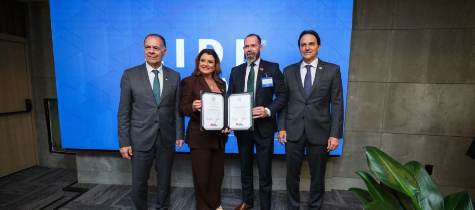 Santa Catarina no Mundo: Paulo Bornhausen apresenta programa de internacionalização e Salmi Paladini Neto recebe reconhecimento como Embaixador do Estado para a Toscana