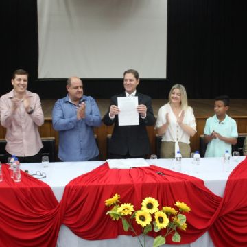 César Pasetto é empossado prefeito em exercício de Nova Veneza por 15 dias