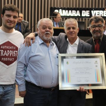 Um dos maiores ídolos do Esporte recebe homenagem da Câmara