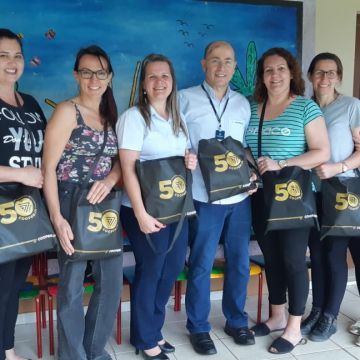 Cooperja homenageia professores