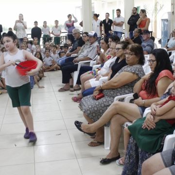 Projeto une alunos e seus avós na Escola Professor Jakob Arns em Forquilhinha