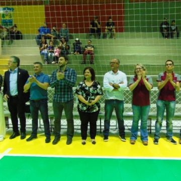 Ginásio Municipal foi entregue a comunidade Turvense