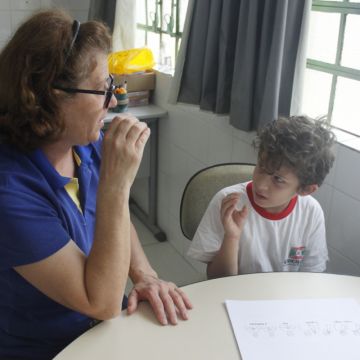 Escola Polo de Surdos é a inclusão e a evolução do ensino para os alunos em Criciúma