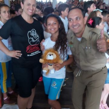 Alunos do Arroio ganham bicicletas e outros prêmios na festa de 20 anos do PROERD