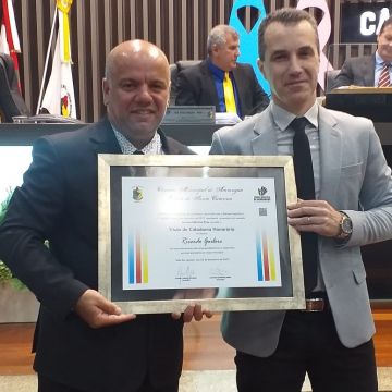 Ricardo Ghelere recebe Título de Cidadão Honorário Araranguaense
