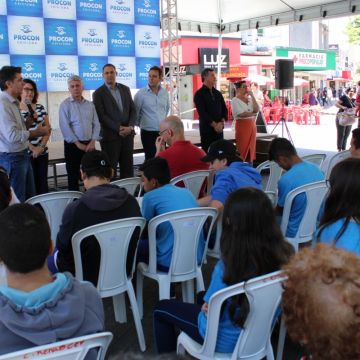 Procon de Criciúma inaugura Unidade Móvel e Escola do Consumidor