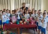 Em atividade, crianças do Centro Educacional Bairro Bortolotto confeccionam livro 