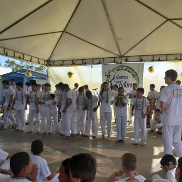 15º Batizado de capoeira forma mais de cem