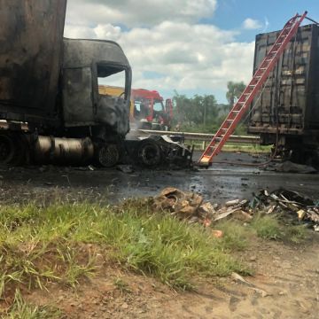 Caminhoneiro morre carbonizado em acidente em Maracajá