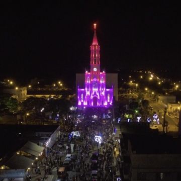 População se surpreende e aprova nova iluminação da Igreja matriz de Sombrio