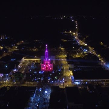 População se surpreende e aprova nova iluminação da Igreja matriz de Sombrio