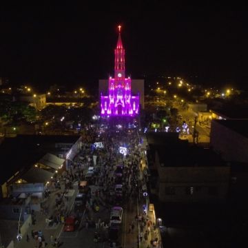 População se surpreende e aprova nova iluminação da Igreja matriz de Sombrio