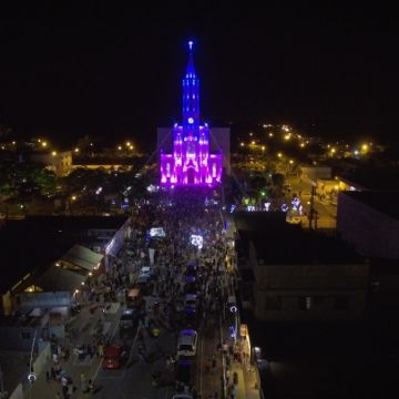População se surpreende e aprova nova iluminação da Igreja matriz de Sombrio
