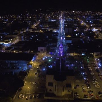 População se surpreende e aprova nova iluminação da Igreja matriz de Sombrio