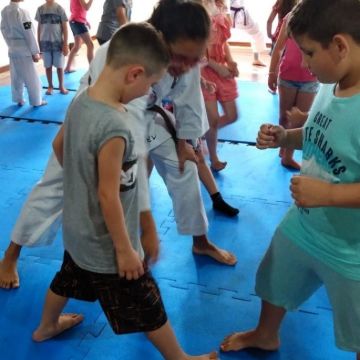 Colônia de Férias do Grêmio Fronteira leva diversão às crianças durante as férias de fim de ano