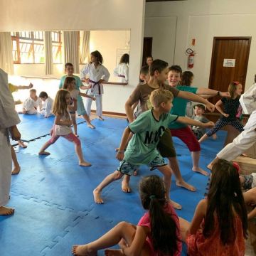 Colônia de Férias do Grêmio Fronteira leva diversão às crianças durante as férias de fim de ano