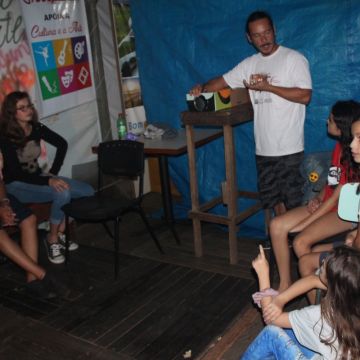 Caixa de sapato pode virar retroprojetor