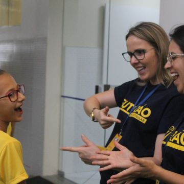 De casa nova e com instalações futuristas, Colégio Futurão recepciona alunos