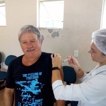 Grande procura pela vacina da gripe A faz município encomendar nova remessa de vacinas 