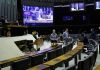 Câmara aprova ajuda de R$ 600 para informais; mãe chefe de família receberá R$ 1.200