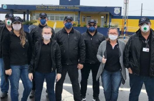 Grupo Ingá realiza doação de kits para caminhoneiros em Araranguá