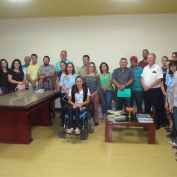 Alunos continuam sem aula