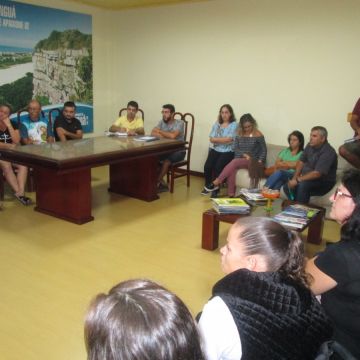 Alunos continuam sem aula