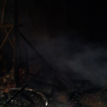 Incêndio destrói chalé em Paria Grande