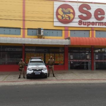 Polícia Militar realiza operação Fecha Quartel