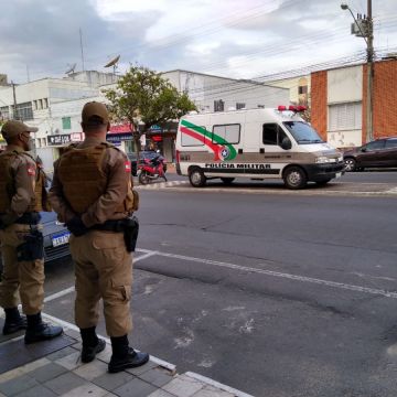 Polícia Militar realiza operação Fecha Quartel
