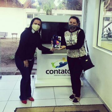 Clientes da Contato Internet concorrem a uma adega