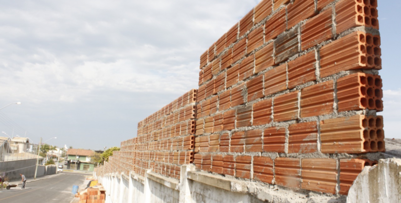 Araranguá: Muro do Cemitério Cruz das Almas recebe reforma